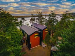 Osprey House | Hemlock Suite | Ocean & Lake Views - Image 2