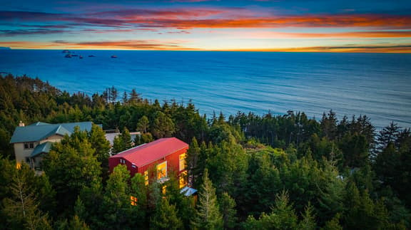 China Mountain House | Ocean Views & Modern Design - Image 1
